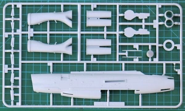 1/72 English Electric Lightning F.2A   (YENİ KALIP)