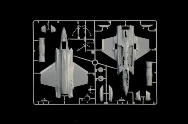 1/72 F-35C Lightning II ''CATOBAR version''  (%100 NEW MOULDS)
