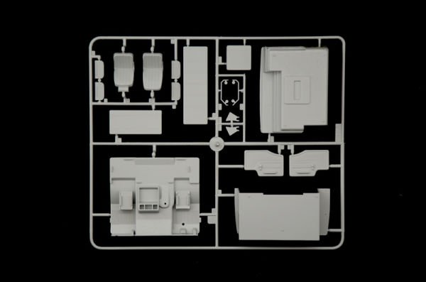 1/24 MERCEDES-BENZ SK EUROCAB 6x4