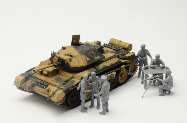 1/35   Crusader Mk. III with British Crew  (Contains 9 Figures)