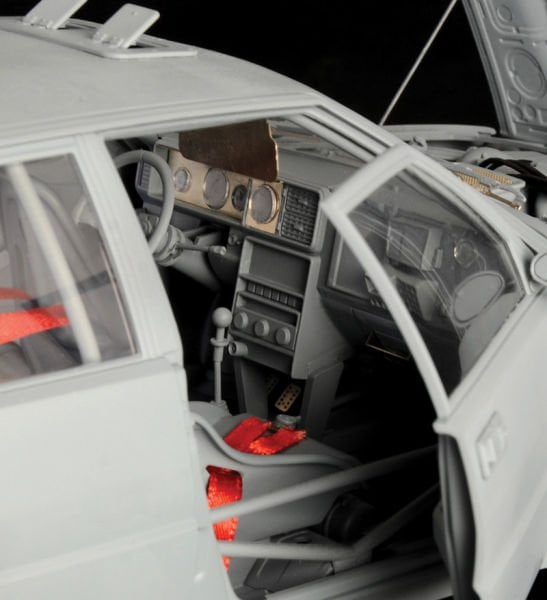 1/12 LANCIA DELTA HF INTEGRALE 16V