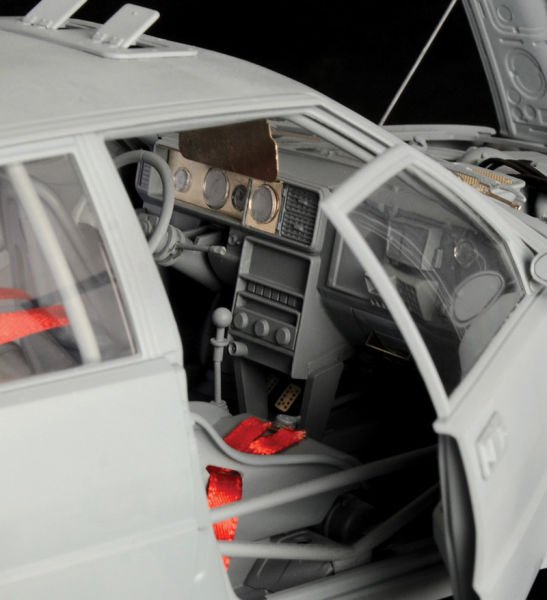 1/12 LANCIA DELTA HF INTEGRALE 16V