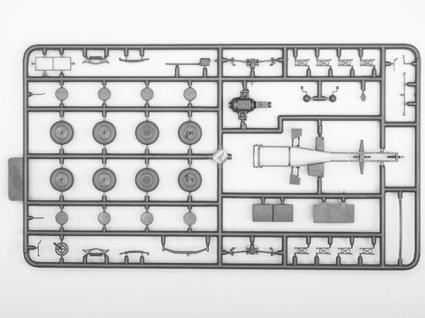 1/72  Krupp L2H143 Kfz.69 with Pak 36 German Artillery Tractor