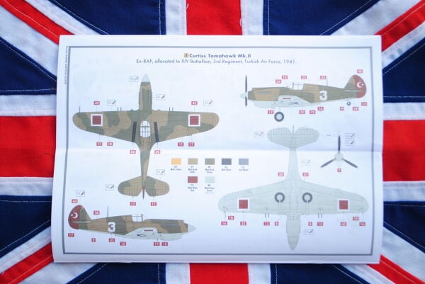 1/48 Curtiss Tomahawk Mk.II (TÜRK DEKALİ  DAHİLDİR)