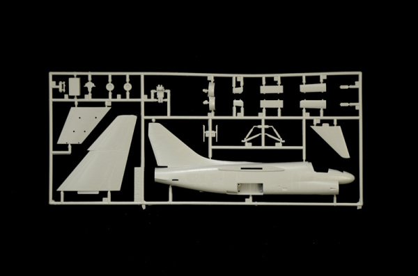 1/72   A-7E CORSAIR II