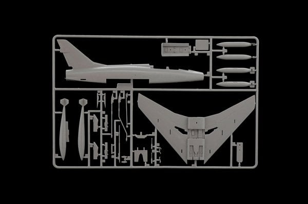 1/72  F-100F SUPER SABRE