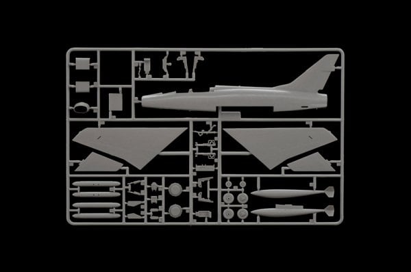 1/72  F-100F SUPER SABRE
