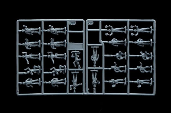1/72   NATO PILOTS AND GROUND CREWS