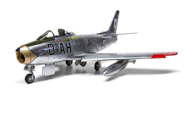 1/48  North American F-86F-40 Sabre