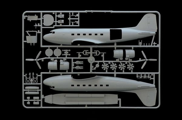 1/72 C - 47 SKYTRAIN