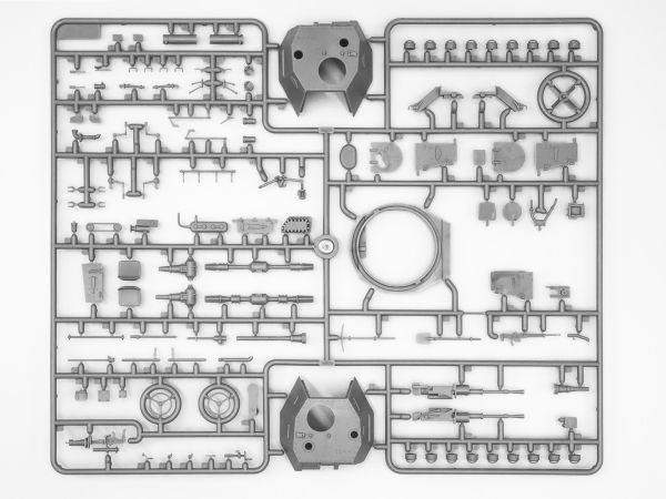 1/35 Panzerspähwagen P 204 (f) WWII German Armoured Vehicle
