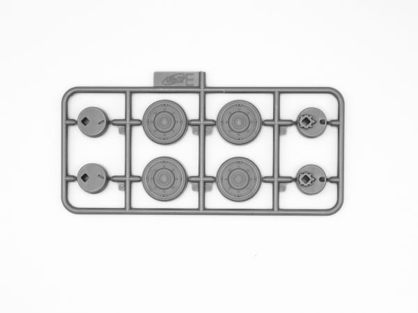 1/35 P 204 (f) with German Armoured Vehicle Crew