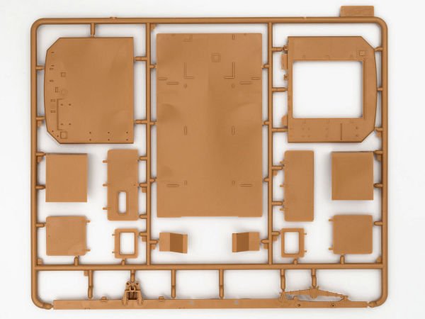 1/35 ZiL-131 KShM Soviet Army Vehicle