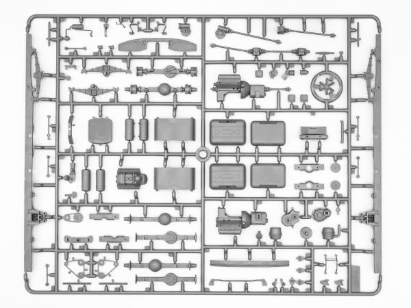 1/35 ZiL-131 Emergency Truck Soviet Vehicle