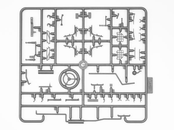 1/35 ZiL-131 Emergency Truck Soviet Vehicle