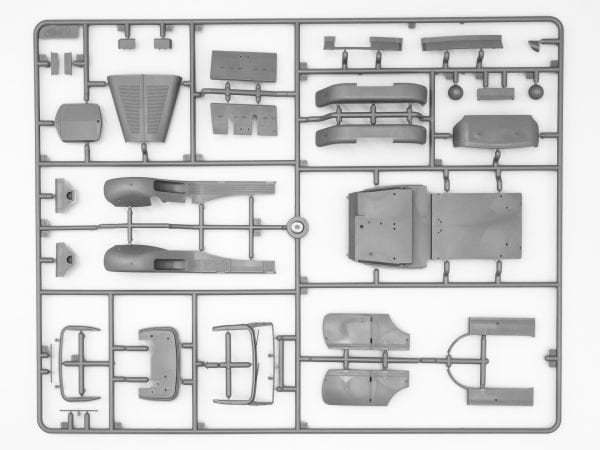 1/35 Type G4 Partisanenwagen German WWII vehicle with machine gun