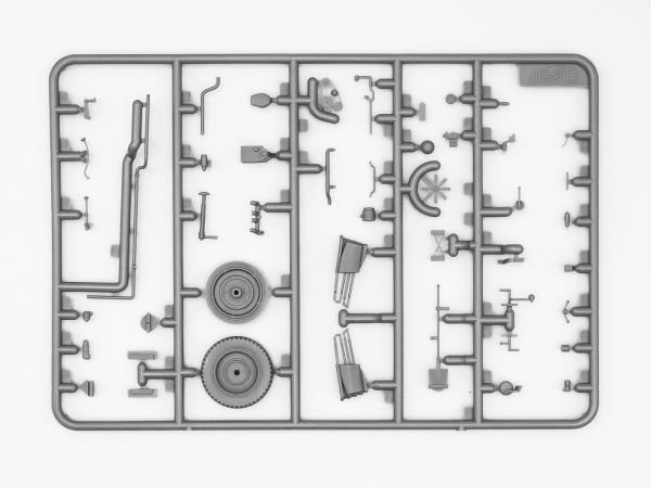 1/35 le.gl.Einheits-Pkw Kfz.4 WWII German Light Anti-Aircraft Vehicle