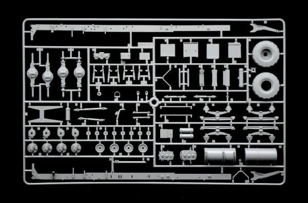 1/35  M978 FUEL SERVICING TRUCK