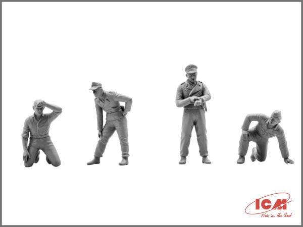 1/35  German Tank Crew (1943-1945) 4 figures – 2 officers, 2 mechanics