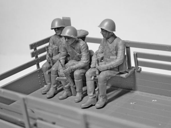 1/35  Soviet Army Servicemen (1979-1991) 5 figures