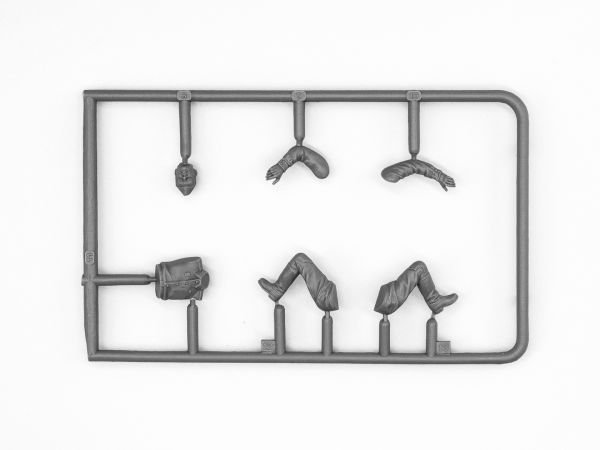 1/35  Soviet Drivers (1979-1991) 2 figures