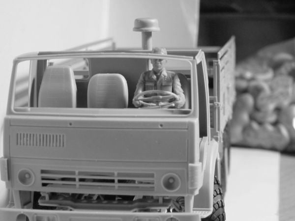 1/35  Soviet Drivers (1979-1991) 2 figures