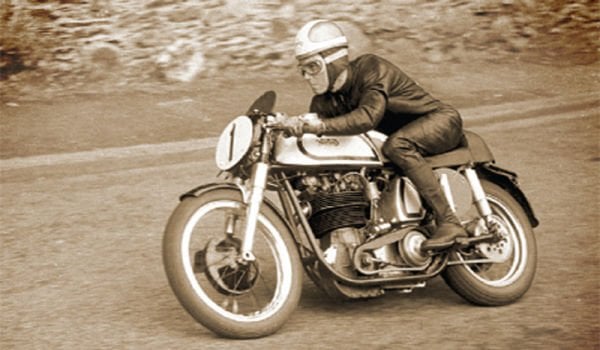 1/9  NORTON MANX 500cc 1951