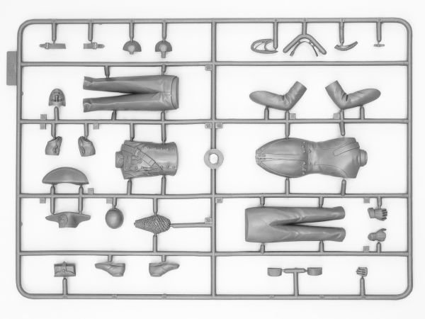 1/16 Italian Carabinier The set includes 35 parts for assembly of one figure
