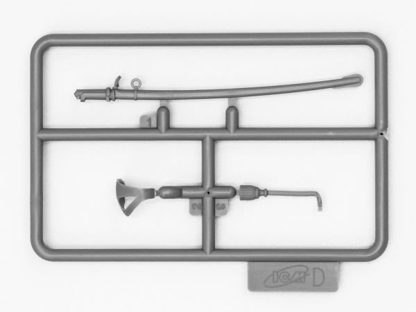 1/16 Italian Carabinier The set includes 35 parts for assembly of one figure