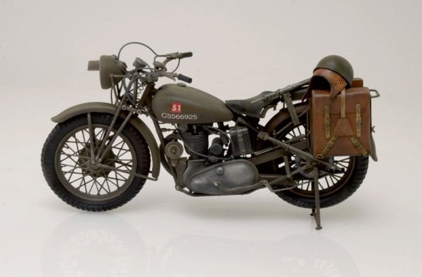 1/9  TRIUMPH 3HW