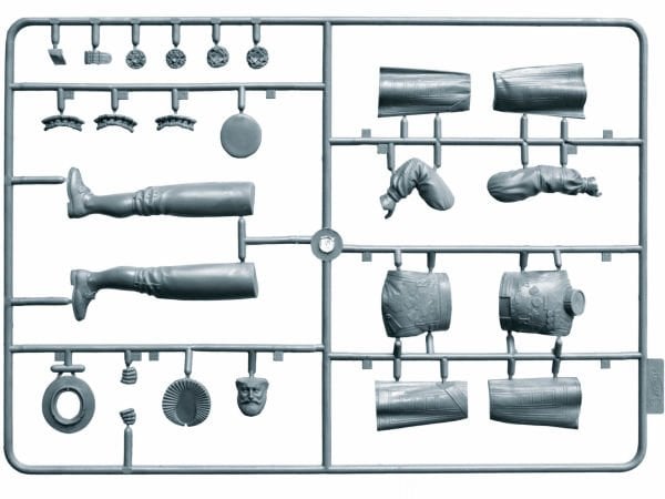 1/16 Yeoman Warder “Beefeater” The set includes 34 parts for assembly of one figure.