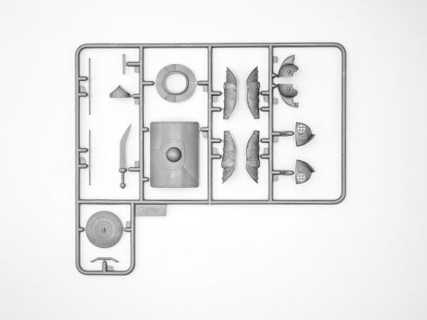 1/16  Roman Gladiator The set includes 44 parts for assembly a figure of the Roman Gladiator.