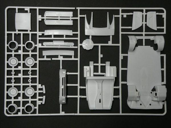 1/24  BUGATTI EB 110