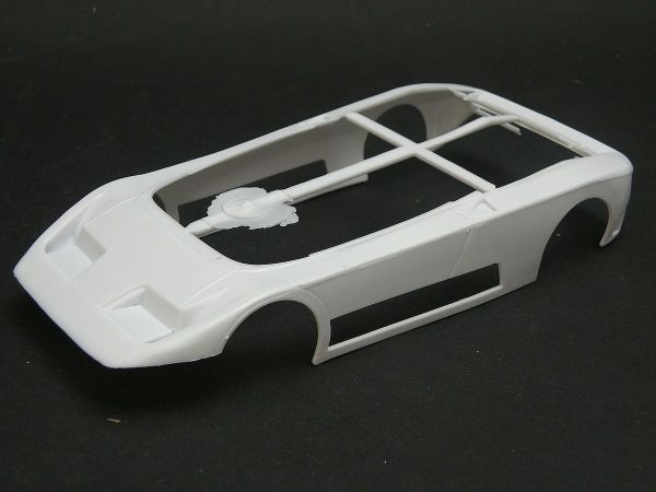 1/24  BUGATTI EB 110