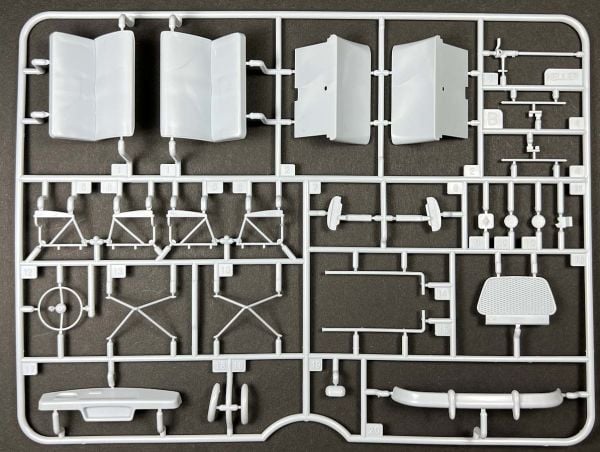 1/24 RENAULT ESTAFETTE HIGHROOF (YENİ KALIP)