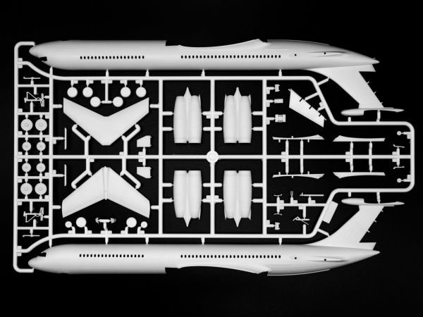 1/144 Ilyushin-62M Soviet Passenger Aircraft