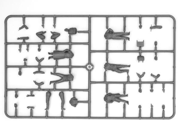 1/48 German Luftwaffe Pilots and Ground Personnel (1939-1945) 7 figures – 3 pilots, 4 mechanics