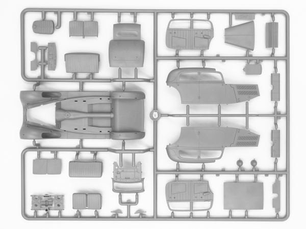 1/35 Typ 320 (W142) Saloon WWII German Staff Car