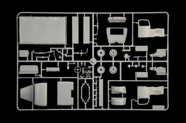1/35  MERCEDES - BENZ L3000 S