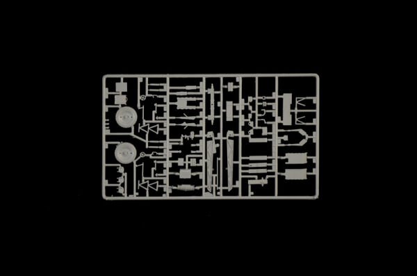 1/35 Sd. Kfz. 10 Demag D7 with 7,5 cm leIG 18 and crew