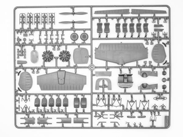 1/48 C18S American Passenger Aircraft