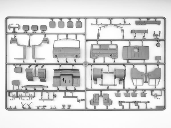 1/35 KAMAZ-4310 Ukrainian Military Box Truck