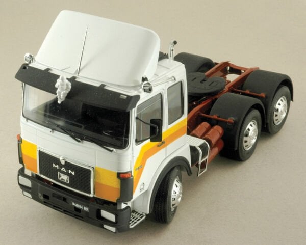 1/24  MAN 26.321 Formel Six
