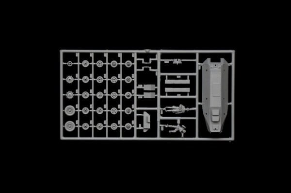 1/72 Sd.Kfz. 251/8 AMBULANCE