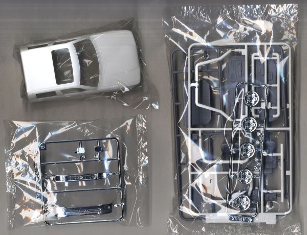 1/24 Toyota LN107 HILUX PICK UP DOUBLE CAB 4WD '94