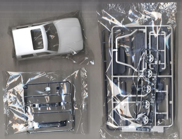 1/24 Toyota LN107 HILUX PICK UP DOUBLE CAB 4WD '94