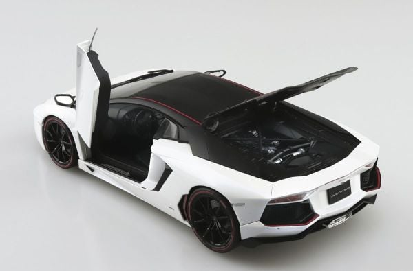 1/24 '14 Lamborghini Aventador Pirelli Edition