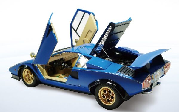 1/24 '76 Wolf Countach Version 2