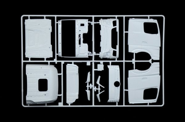 1/24 MERCEDES BENZ ACTROS MP4 GIGASPACE