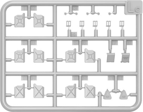 1/48   GERMAN & ITALIAN PILOTS WITH DAL SOLDIERS. NORTH AFRICA